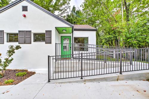 Downtown Branson Cottage with Pool Access! - image 40