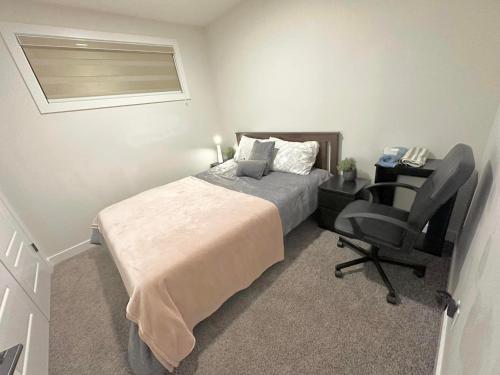 New, fresh, and quiet private room in basement suite, 10mins away from Edmonton Int'l Airport