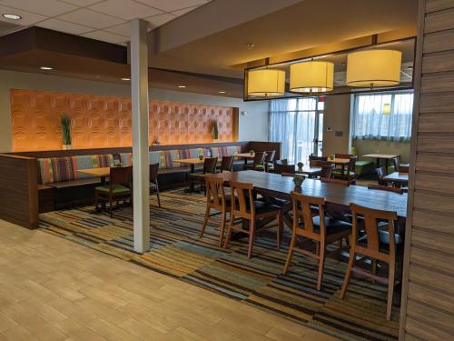 Fairfield by Marriott Inn & Suites Poplar Bluff - 식음료(F&B)
