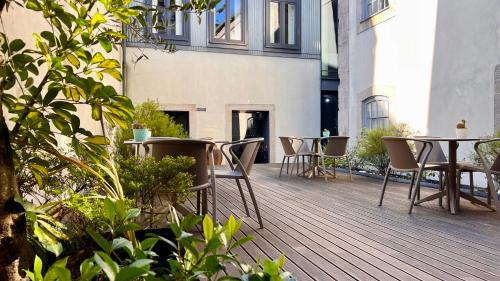 Einrichtungen, Casa dos Loios by Shiadu near Centro Português de Fotografia