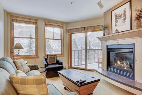 Silver Mill 8200 - 1Br-Walk to Slopes! Kids Ski Free! condo in Keystone, USA