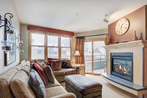 Silver Mill 8253 - 1Br-Walk to Slopes! Kids Ski Free! condo in Keystone, USA