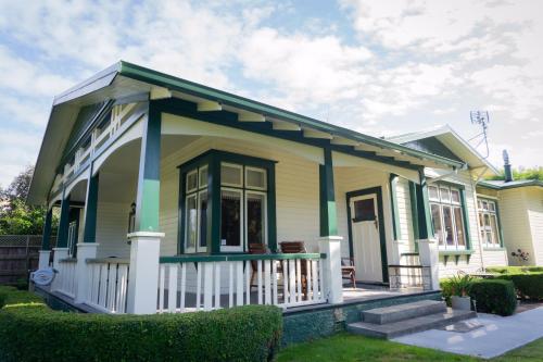 Gumnut House. - Accommodation - Whanganui