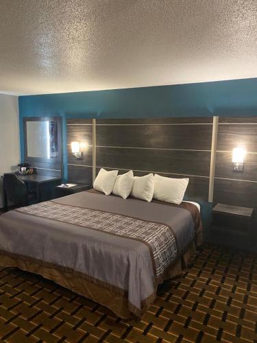 Faribault Hometown Inn & Suites - image 7