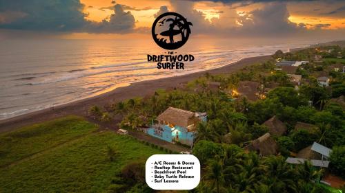 The Driftwood Surfer Beachfront Hostel / Restaurant / Bar, El Paredon