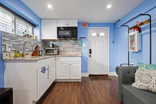 Beautiful 2 bedroom 1 bath Unit thumb 3