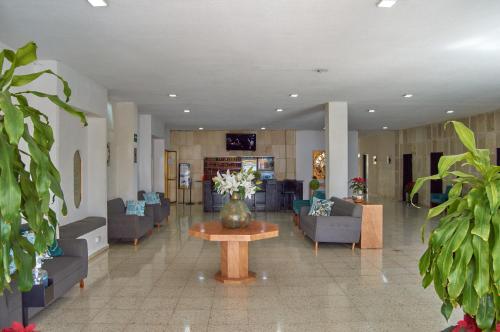 Hotel del Alba Inn & Suites