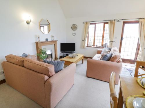 Condicote Cottage - image 10