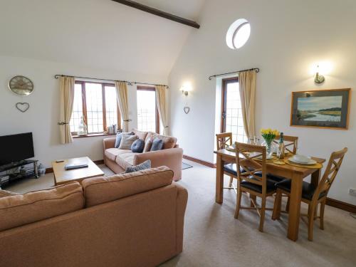 Condicote Cottage - image 12