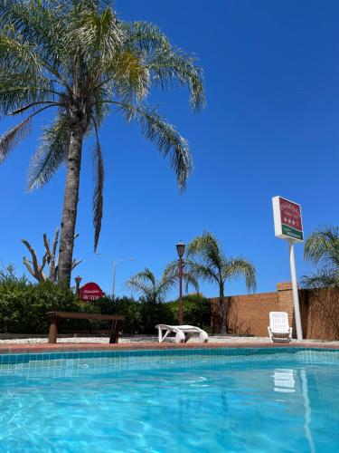 สระว่ายน้ำ, Philadelphia Motor Inn in เอชูกา