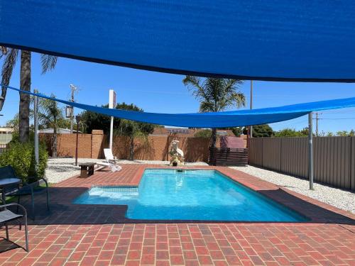 สระว่ายน้ำ, Philadelphia Motor Inn in เอชูกา