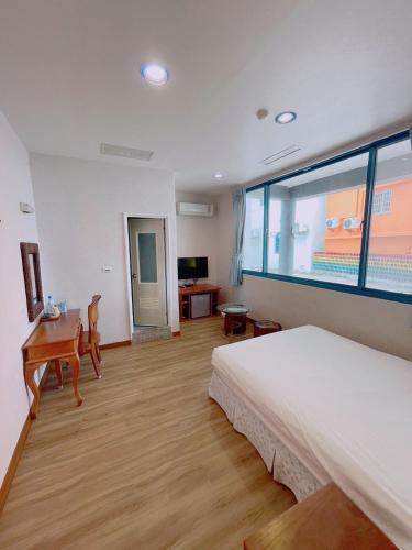 101 Exquisite Double Room image 2