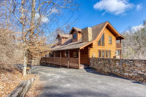 The Wildlife Lodge - GREAT LOCATION! CLOSE TO TANGER OUTLETS! cabin, Sevierville