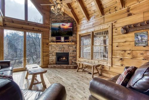 The Wildlife Lodge - GREAT LOCATION! CLOSE TO TANGER OUTLETS! cabin in Sevierville, USA