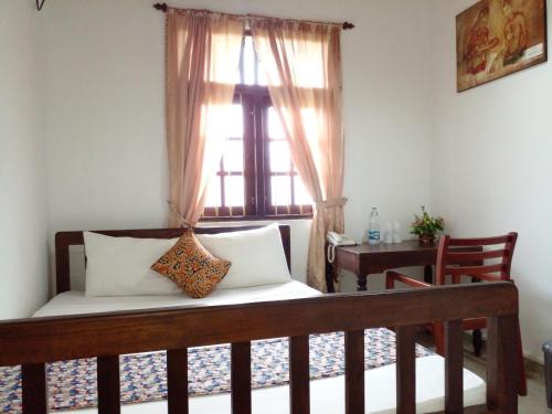 Standard Double Room image 10