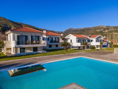 2 bedrooms, 4 beds