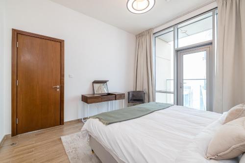 Noora Tower I Spacious 3BDR Apartment and maid room with Burj Khalifa View, Dubái (foto 7)