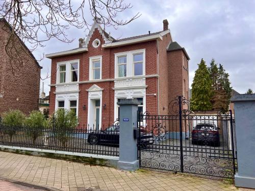 3 bedrooms, 3 beds
