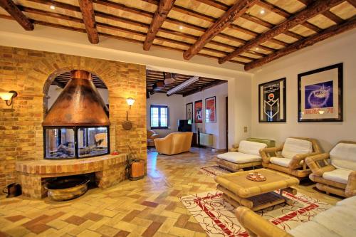  Villa Vittoria by PosarelliVillas in Colonnella