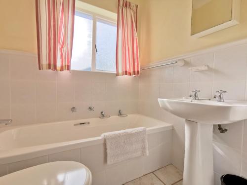 Holiday Home image 10