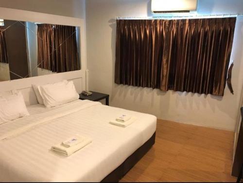 Bed By Cruise Hotel At Samakkhi-Tivanont