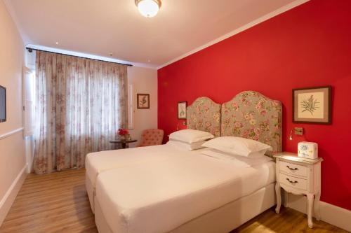 Kouneni Apartments - main image