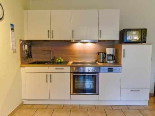 Apartment Tjalkstrasse-3 by Interhome 3