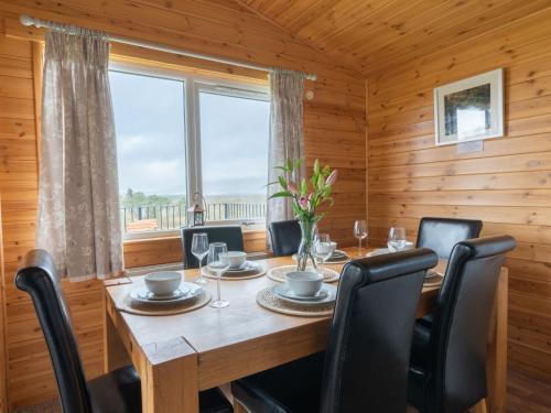 Chalet Loch Leven Lodge 6 by Interhome