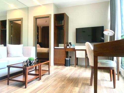 room detail thumbnail 1