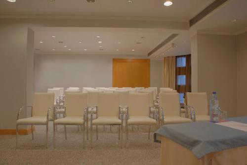 SANA Reno Hotel - image 5