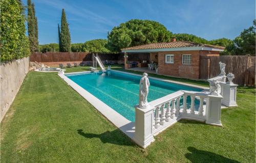 . Stunning Home In St Andreu D,llavaneres With 4 Bedrooms, Wifi And Outdoor Swimming Pool