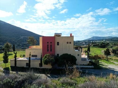 Βίλα για μεγάλες παρέες και οικογένειες