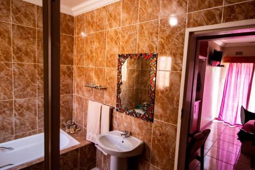 Invite Guest House - Self Catering Accommodation in Vanderbijlpark Invite Guest House - Self Catering Accommodation in Vanderbijlpark