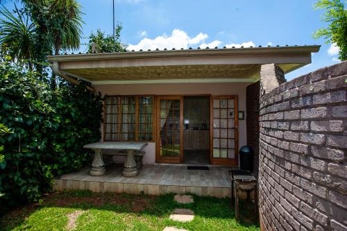 Invite Guest House - Self Catering Accommodation in Vanderbijlpark in Vanderbijlpark