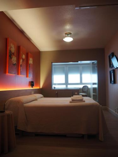 Hostal Acella - image 4