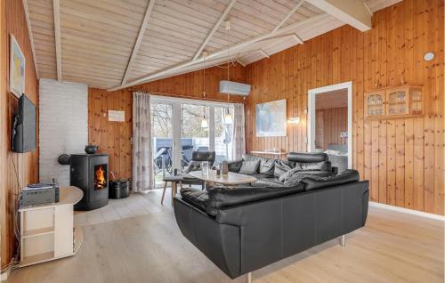  Stunning Home In Oksbl With 4 Bedrooms, Wifi And Private Swimming Pool in Oksbøl