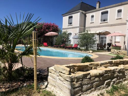 Villa de 6 chambres avec piscine privee jardin clos et wifi a Saint Cyr sur Loire