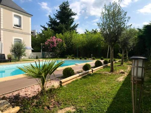 Villa de 6 chambres avec piscine privee jardin clos et wifi a Saint Cyr sur Loire