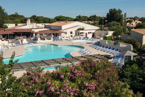 Piscina, SOWELL RESIDENCES Les Lauriers Roses in Agde