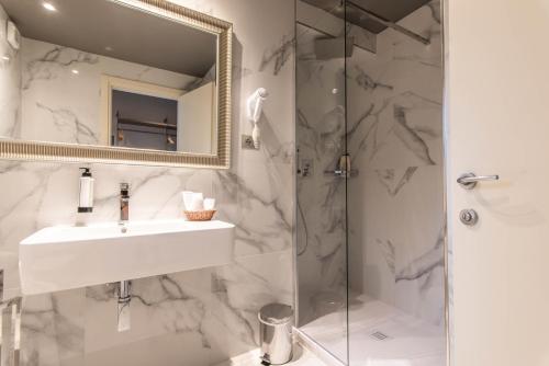 Deluxe Apartment image 10