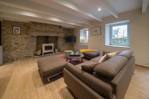 Közös társalgó / TV, GWEL AR MOR - Jolie maison de charme rénovée proche du port (GWEL AR MOR - Jolie maison de charme renovee proche du port) in Lanildut