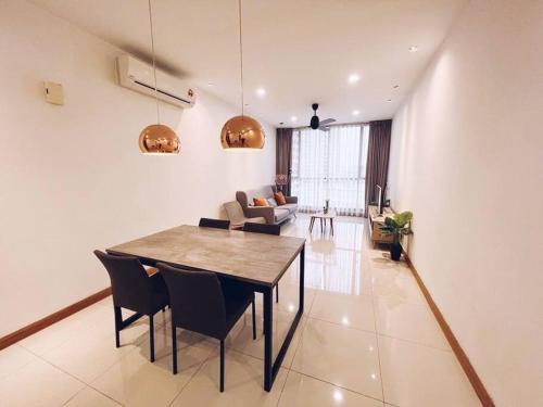 [PROMO]Connected train 2 Bedroom ABOVE MALL (22), Kuala Lumpur