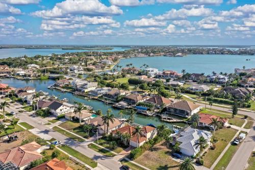 1611 Almeria Court - image 6