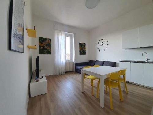  The Yellow Apartment in Brescia