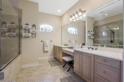 South Seas Court Pool Home on the Canal - image 14