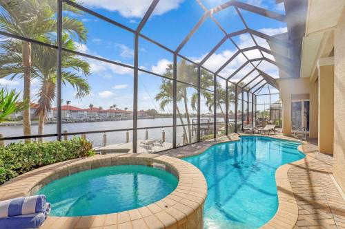 South Seas Court Pool Home on the Canal - image 8