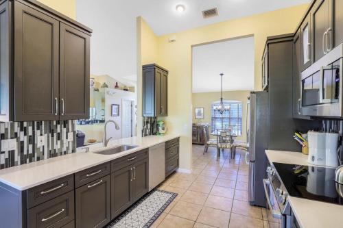 841 Seagrape Drive - image 2