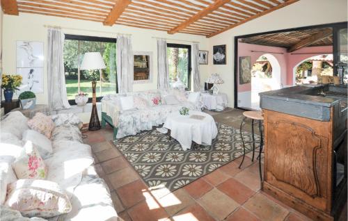 Eight-Bedroom Holiday Home in Plascassier - image 10