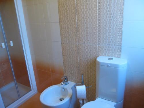 One-Bedroom Apartment image 9