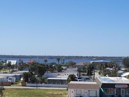 Beachside Hotel - Daytona Beach - NO POOL